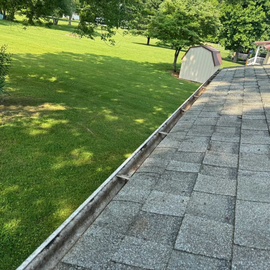 Clean Gutter in Sevier County